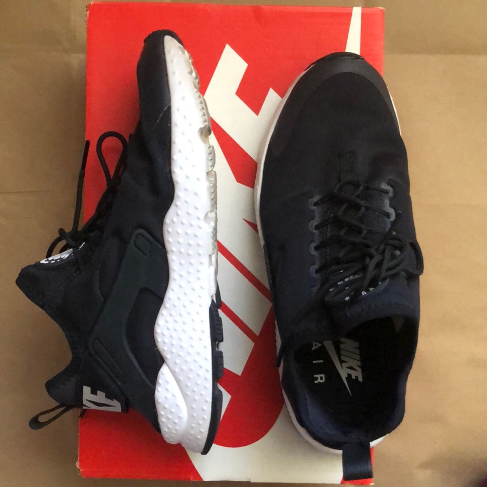 Nike Air Huarache Black